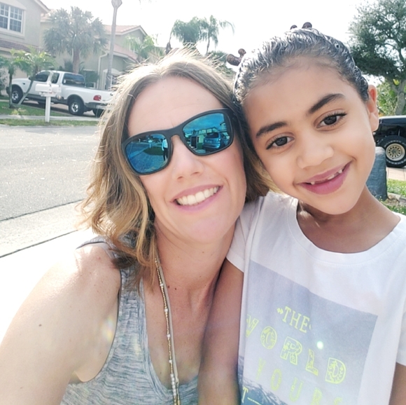 Meet your Posher, Alise - Picture 1 of 1